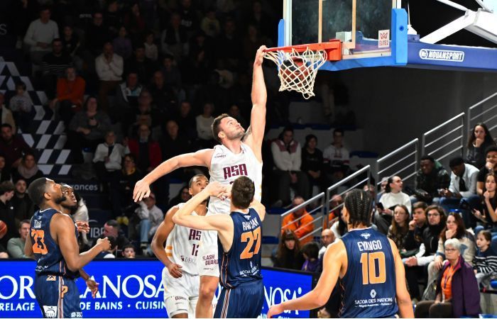 Défaite avouée à Poitiers pardonnée